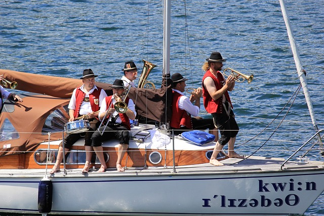 使他深受队 使他深受队